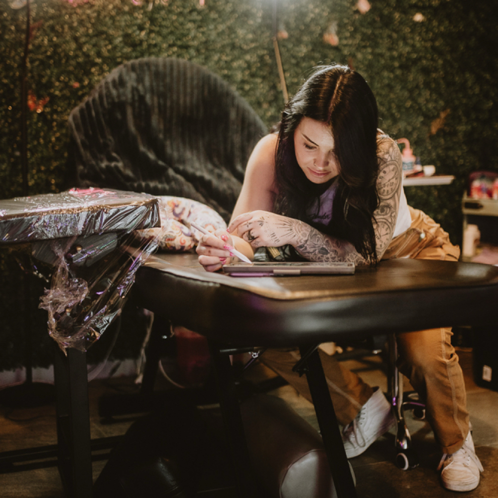 Taylor Cole at Wonderland Ink in Oak Ridge, TN