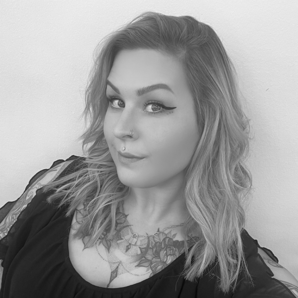 Holly Murphy at Hairapy Collective LLC in Pasadena, MD