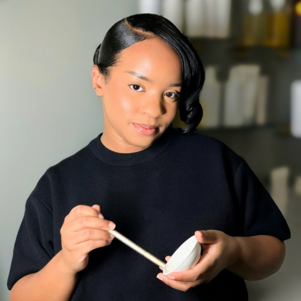 Lea Poindexter at the beauty room in Cleveland, OH