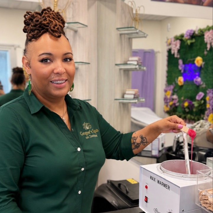 Gennalo Gibson at Gegee's Spa on Devine in Columbia, SC