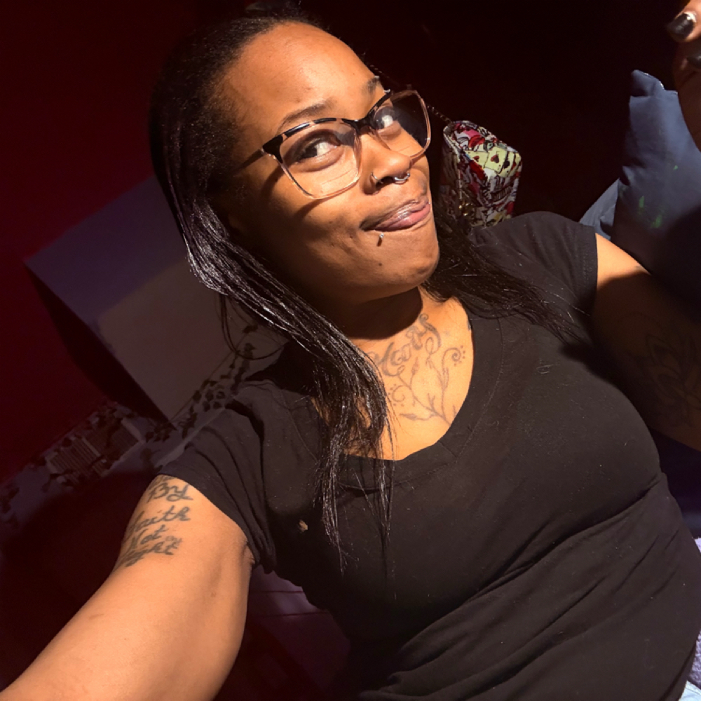 Dreamer Lee at Shades Of Fee Beauty Boutique in Baltimore, MD