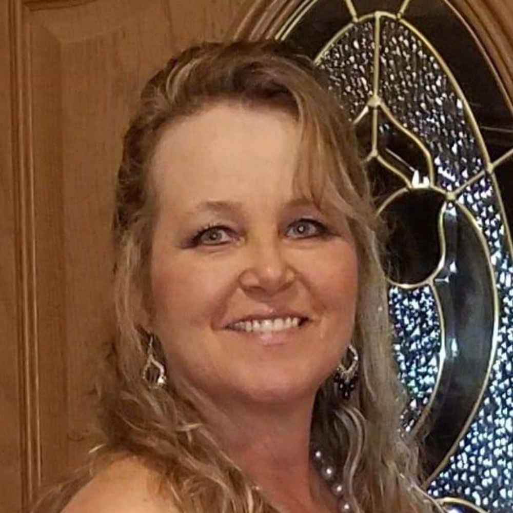 Lita - Bombshell's Bookkeeper Browning