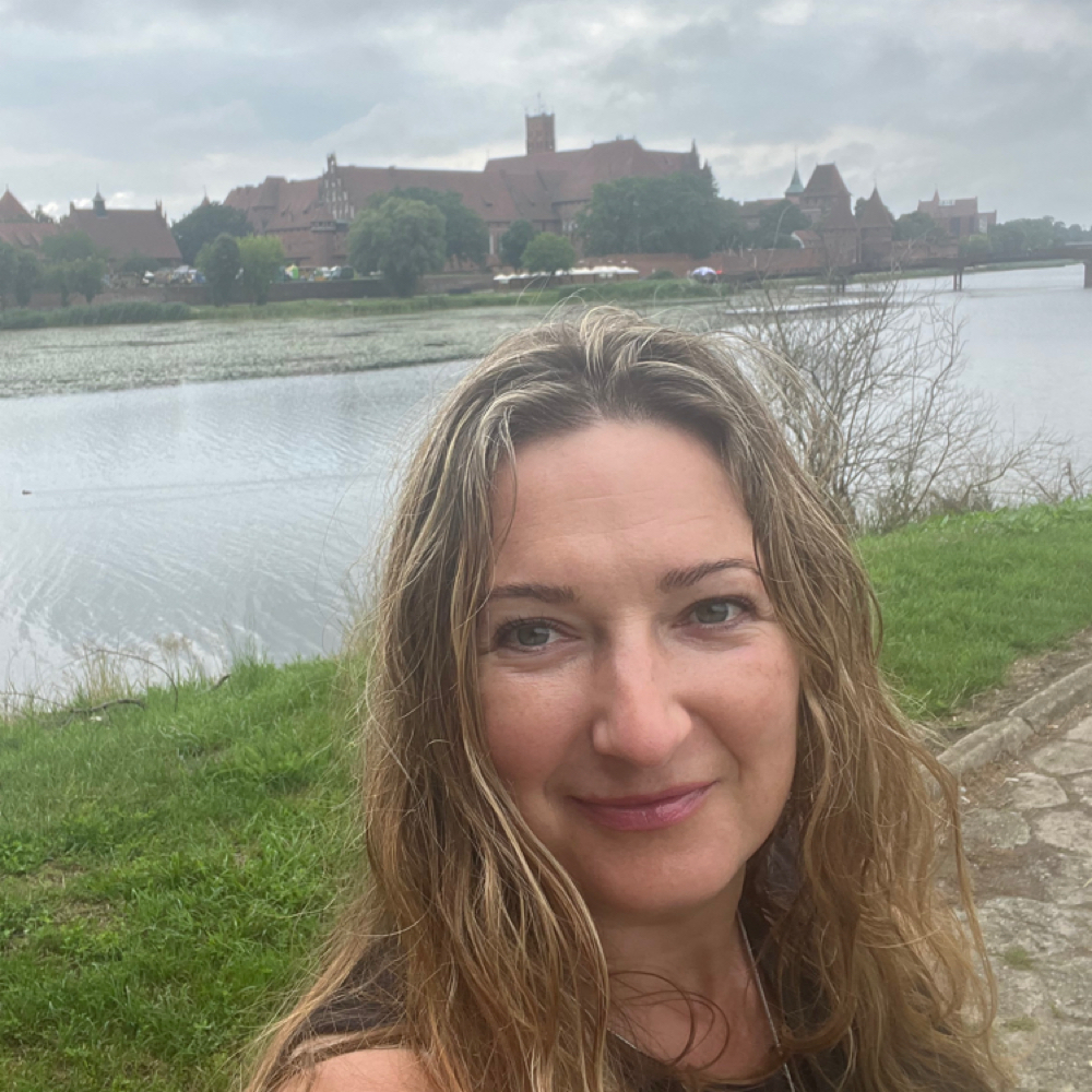 Aneta Slone